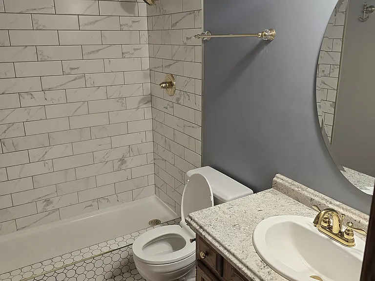 Guest Bathroom (main floor)
