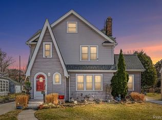 541 W Iroquois Rd, Pontiac, MI 48341