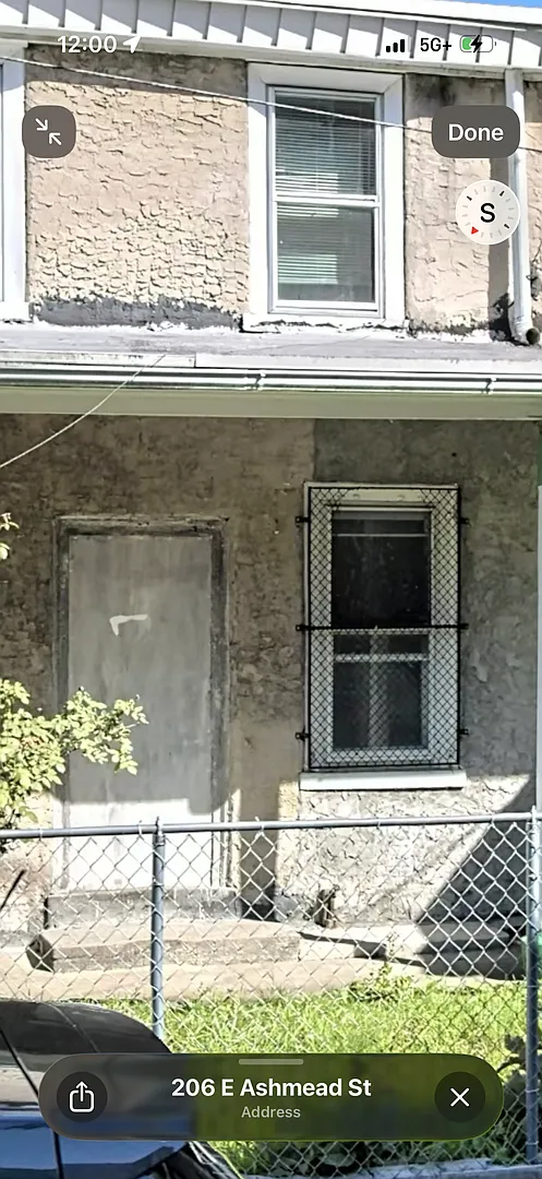 Large Apartment - Germantown — Photo 1
