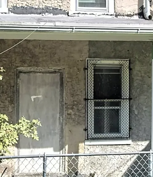 206 E Ashmead St #1 — Photo 1