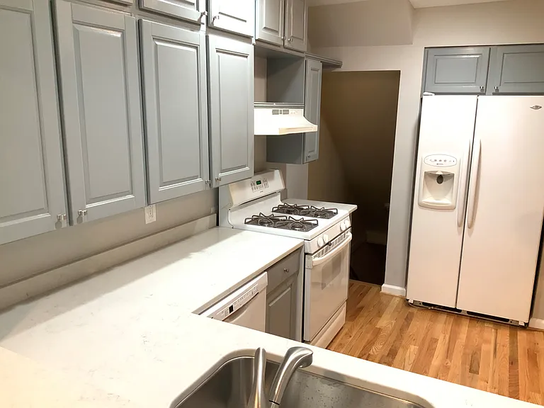 2125 Hawthorne Rd — Photo 4