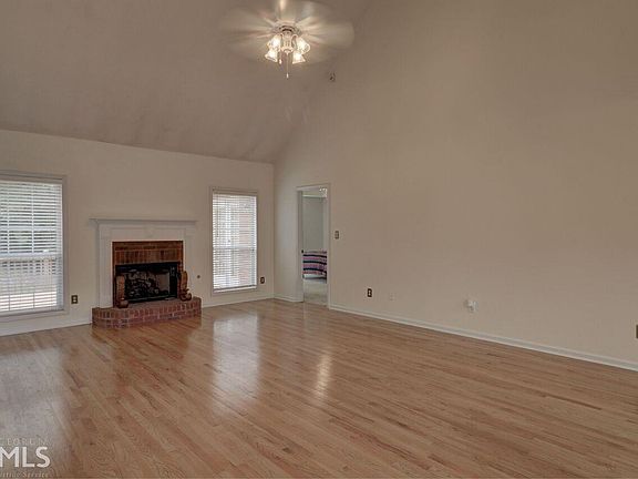 5th image of 132 Wynnfield Blvd #37