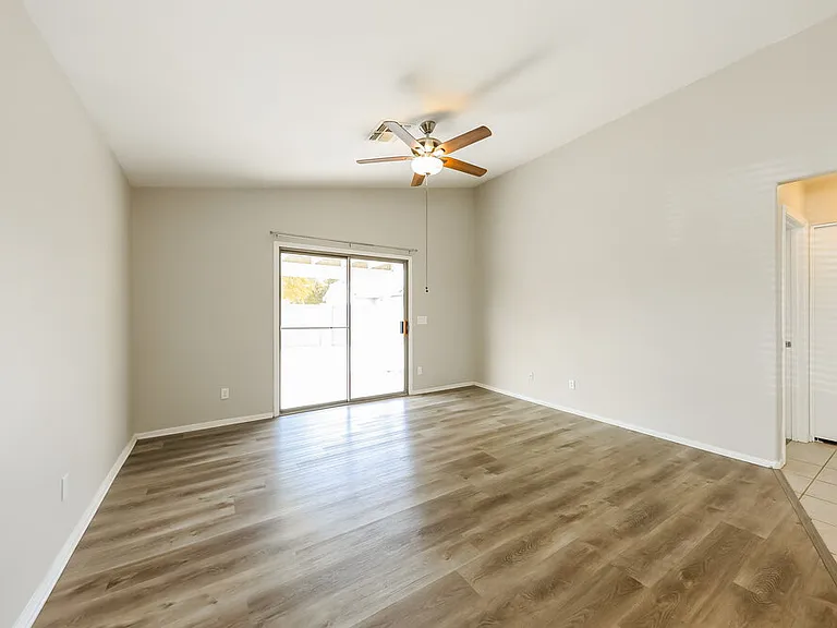 11335 W Crestbrook Dr — Photo 4