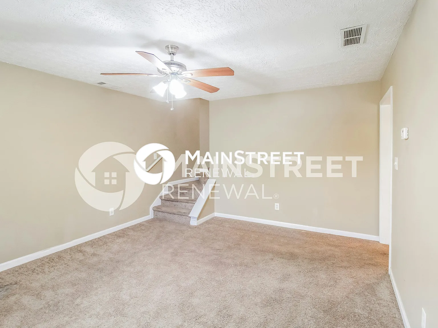 45 Fairclift Dr — Photo 4