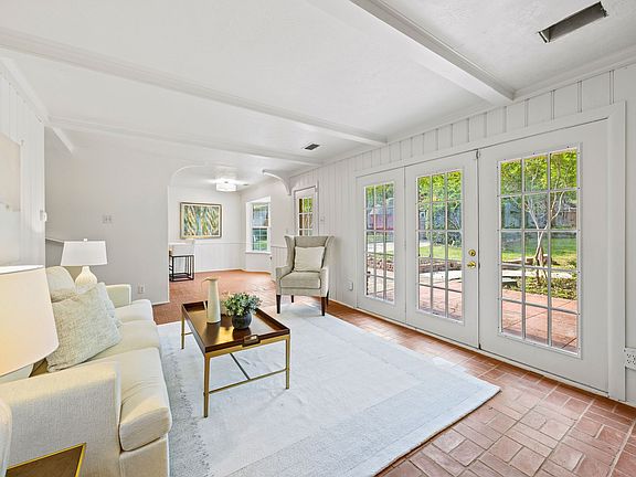 3rd image of 7609 Spring Valley Rd