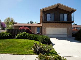 2144 E Somerset Dr, Cottonwood Heights, UT 84121