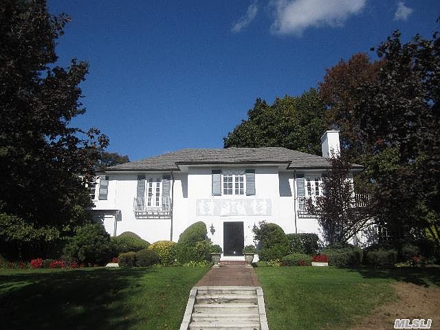 1st image of 41 Nassau Dr
