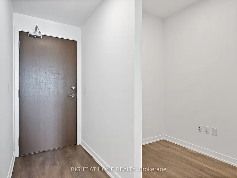 20 Richardson St #11 — Photo 5