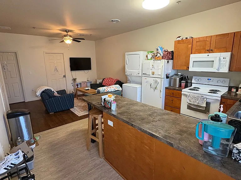 3 Country Club Rd — Photo 2