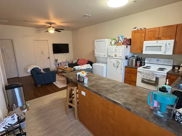 College Place - 70000