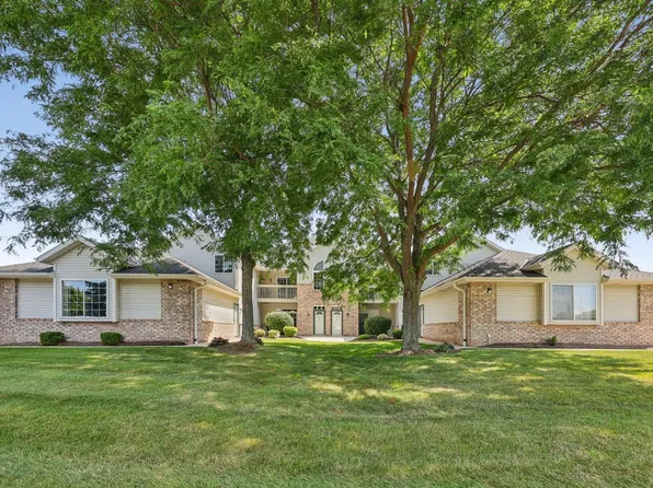 4740 West Maple Leaf CIRCLE, Greenfield, WI 53220