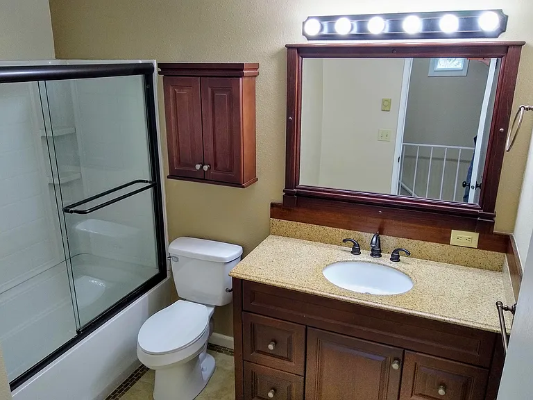 601 Sutton Ln — Photo 14