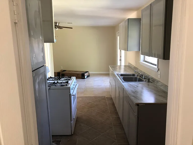 5504 Manor Rd — Photo 9