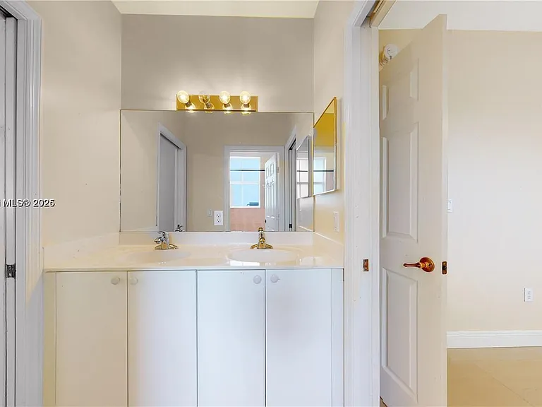 12281 SW 121st Ter — Photo 34