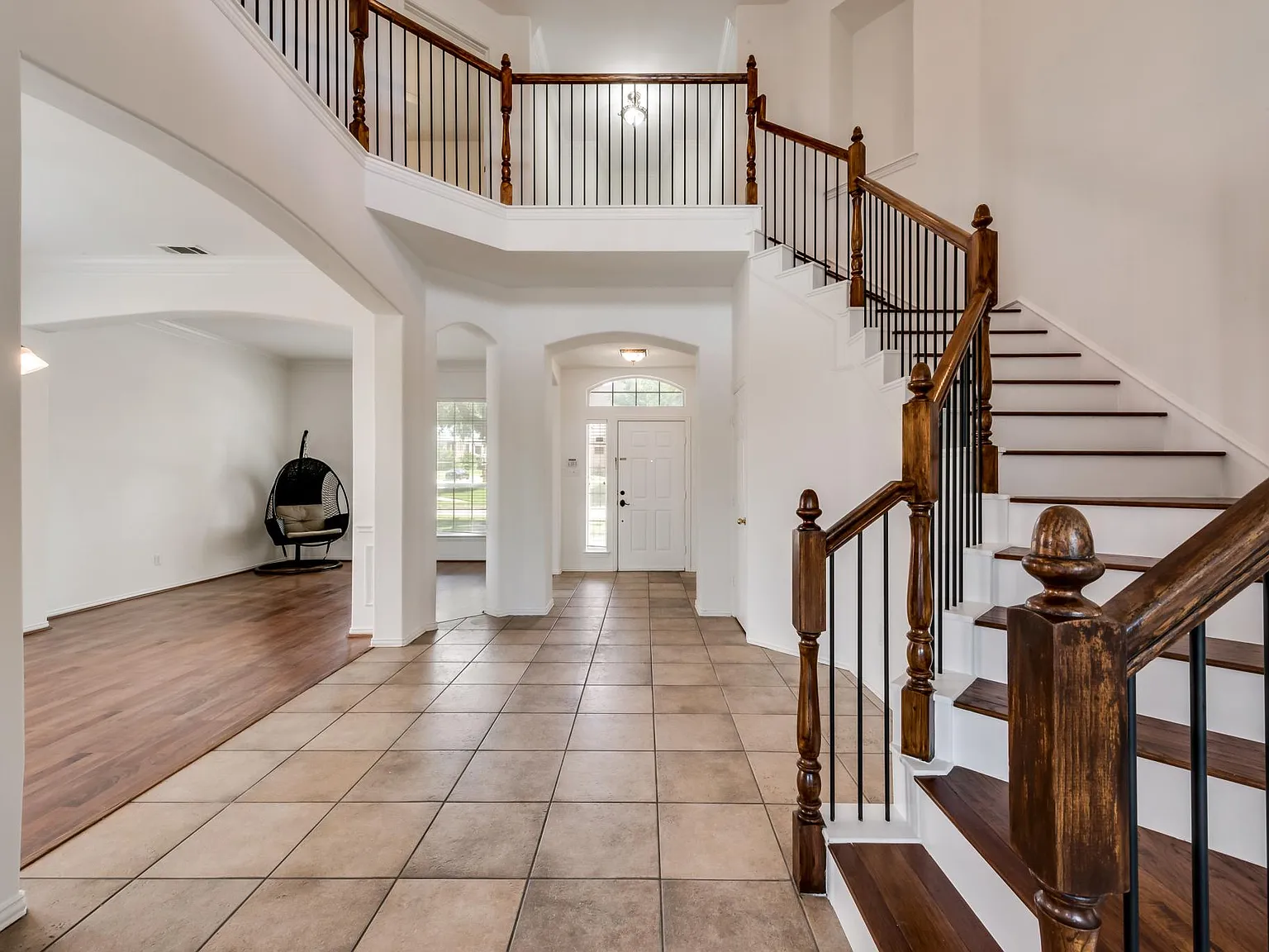 4 bed, 3697 sqft, $3,400 — Photo 3