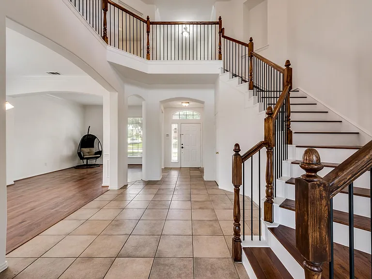 3105 Mill Ridge Dr — Photo 3