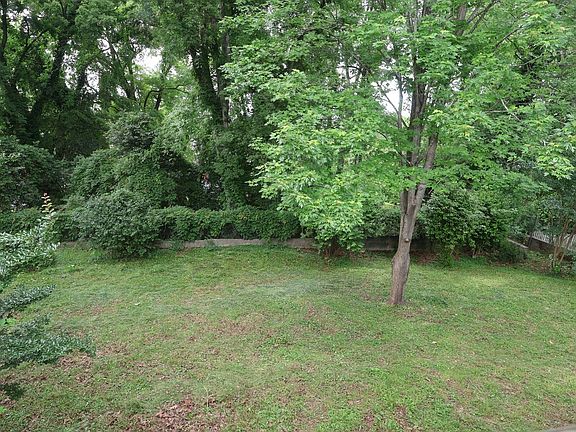 3rd image of 7 Eastridge Ct SW