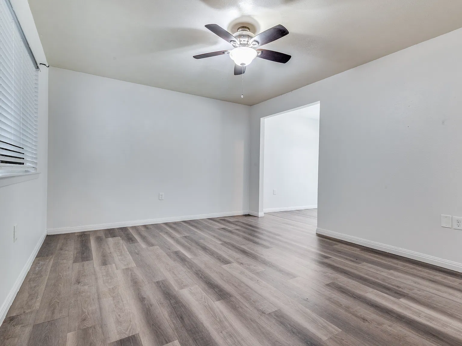 2 bed, 885 sqft, $1,395 — Photo 4