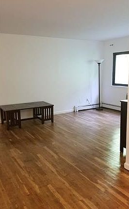 5th image of 790 Warburton Ave APT 1C