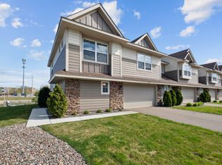 484 Locke Pointe Dr NE, Fridley, MN 55432