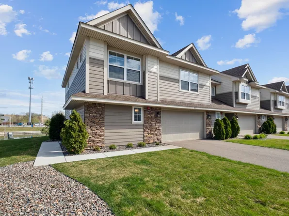 484 Locke Pointe Dr NE, Fridley, MN 55432