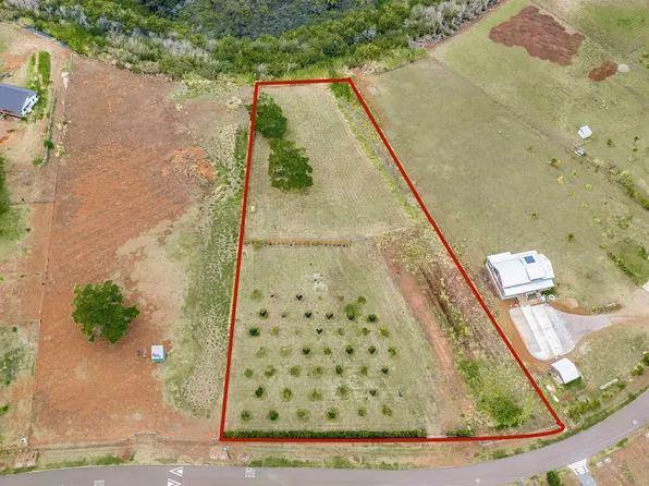 646 Auwaha St, Haiku, HI 96708