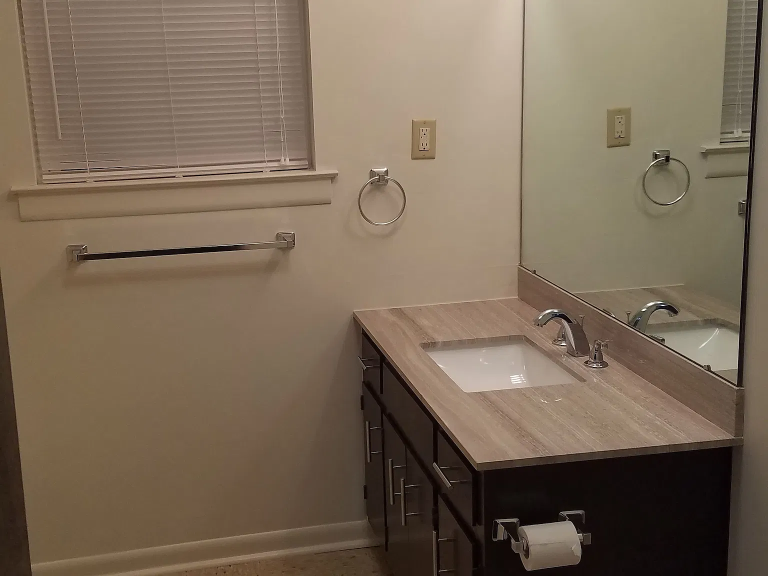 2 bed, 700 sqft, $800 — Photo 4