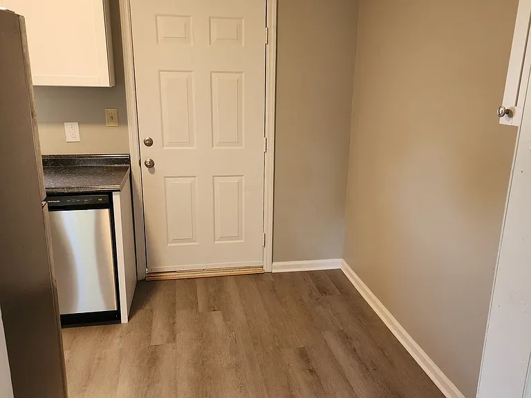 2456 Fairview Rd — Photo 13