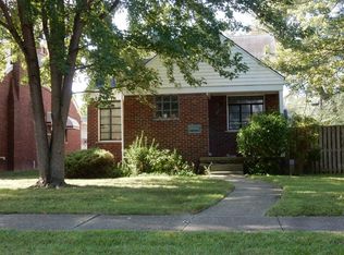 20602 Lochmoor St, Harper Woods, MI 48225