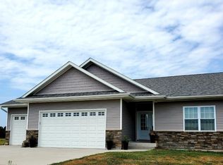 15119 Serenity Ln, Burlington, IA 52601