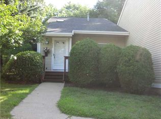 508 Carriage Dr, Southington, CT 06489
