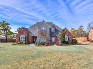 1451 Pineridge Rd, Midwest City, OK 73130