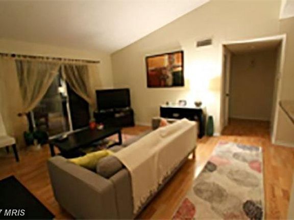 2nd image of 1523 Lincoln Way APT 201B