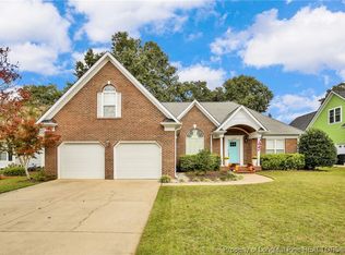 1123 Masterpiece Dr, Hope Mills, NC 28348
