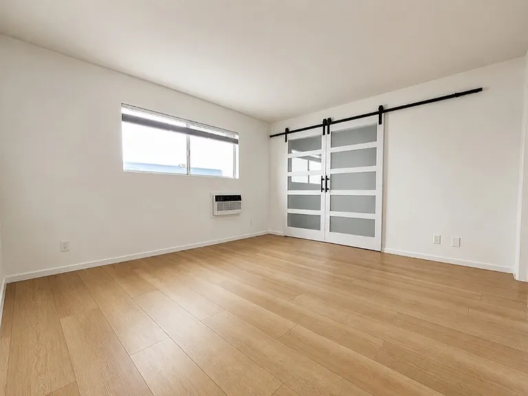 1852 Corinth Ave #19 — Photo 16