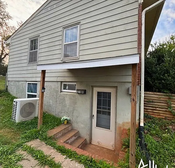1210 Agnese St #B — Photo 3
