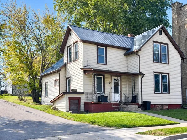 102 Jarvis St, Ridgeway, WI 53582