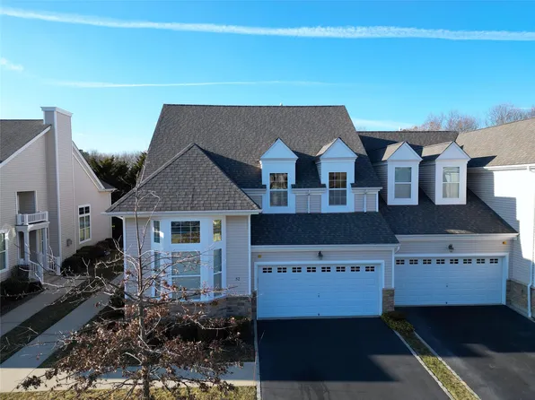 52 Toni Court #52, Center Moriches, NY 11934