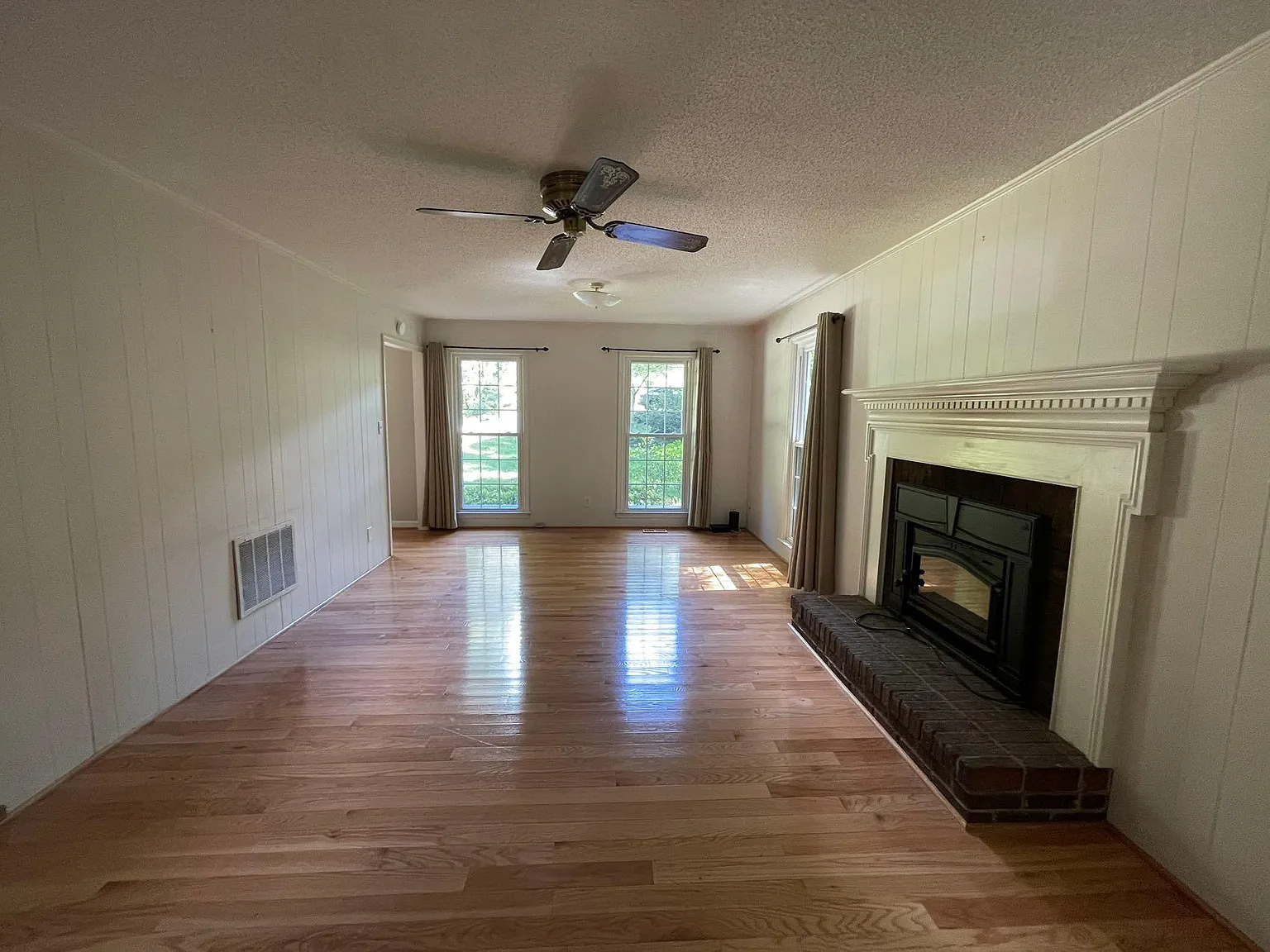 3 bed, 2.5 bath, 1821 sqft, $2,250 — Photo 3