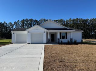 725 Walters Run Dr, Raeford, NC 28376