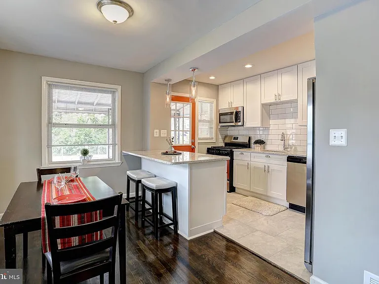 1115 N Marlyn Ave — Photo 4