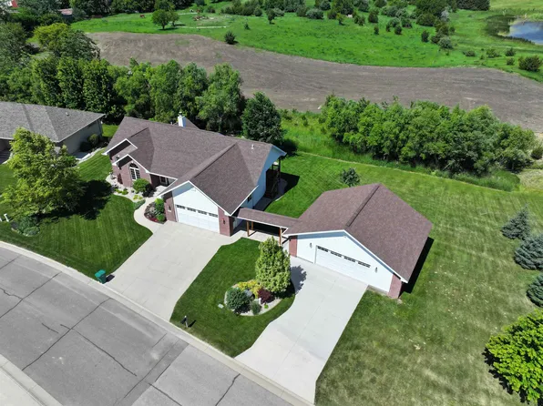 2917 Sportsmans Dr, Milford, IA 51351