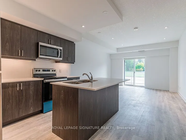 16 Markle Cres #207 — Photo 4