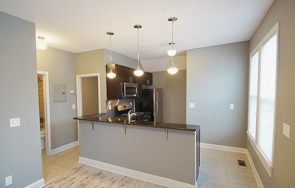 1st image of 2485 Tremont Ave APT 3