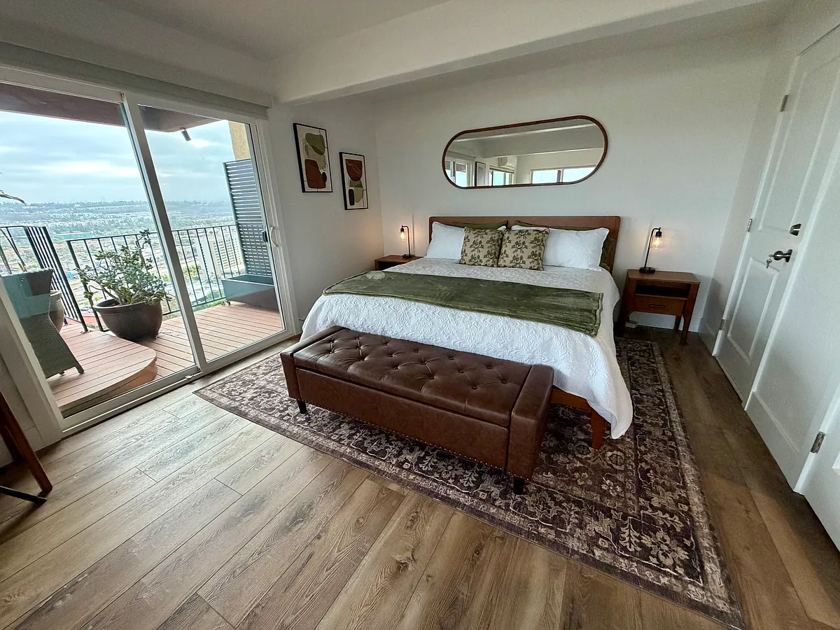 Building Photo - 4468 Caminito Fuente #B