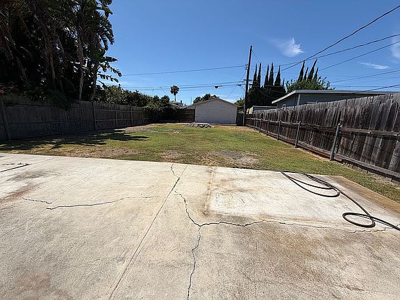 5th image of 14201 Alta Pl