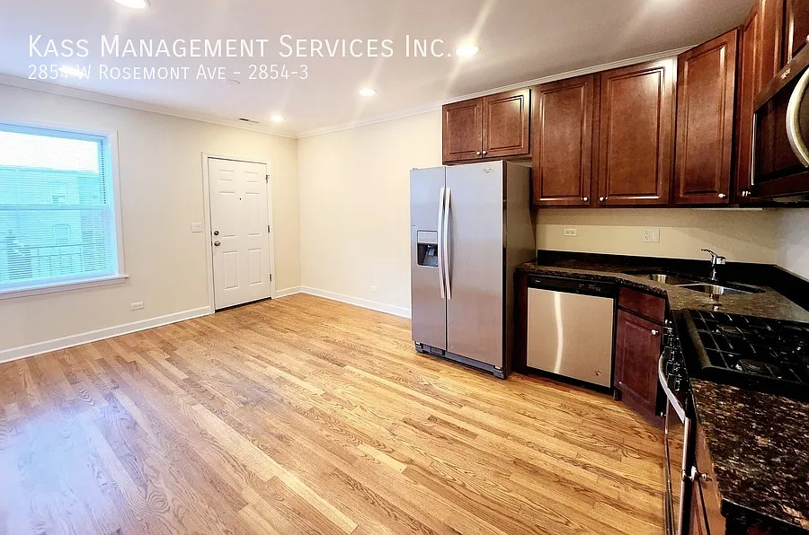 Building Photo - 2854 W Rosemont Ave #3