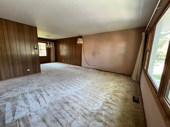 3rd image of 1239 Countryside Dr