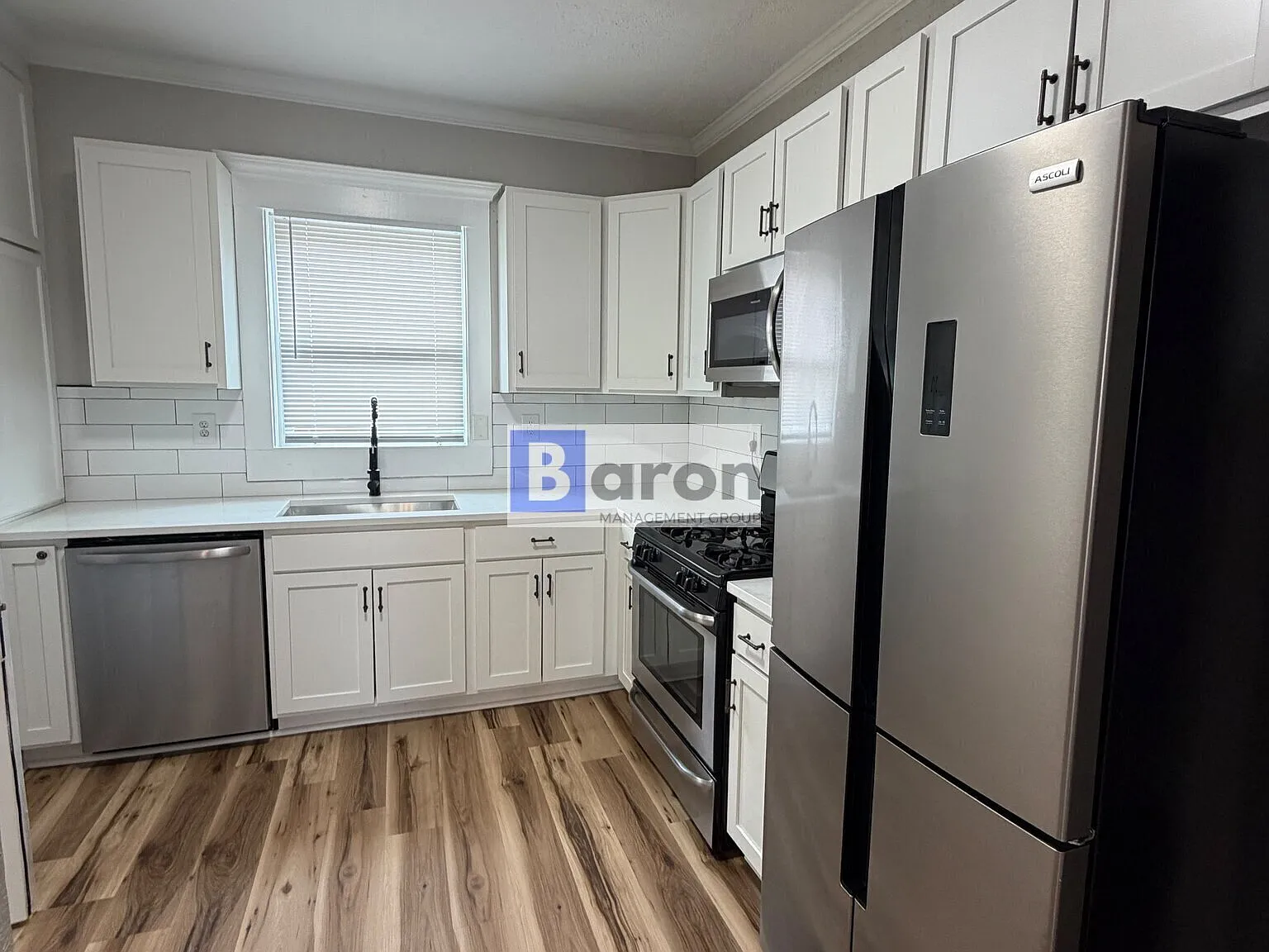 1647 Portage — Photo 4
