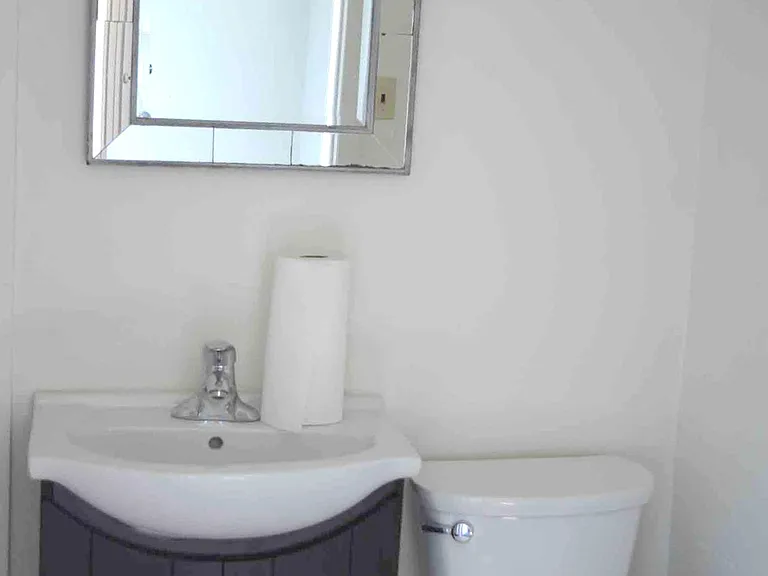 20 Hickory St — Photo 8